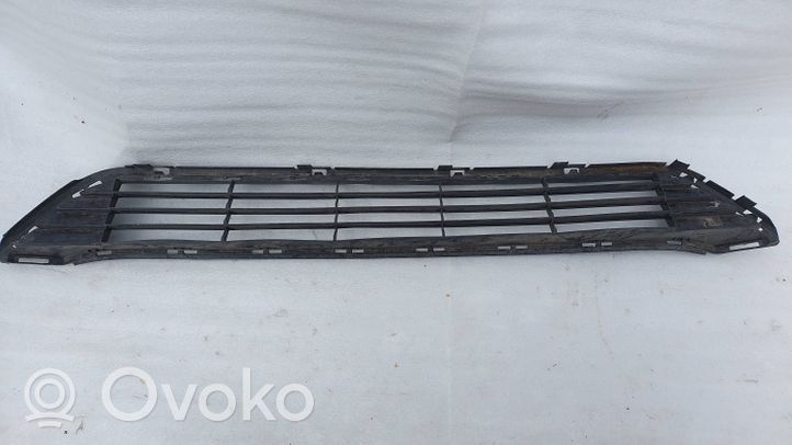 Toyota Avensis T270 Grille inférieure de pare-chocs avant 5311205100