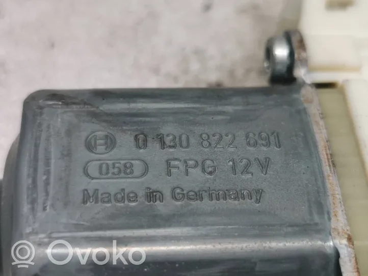 Mercedes-Benz B W246 W242 Etuoven ikkunan nostomoottori 0130822691