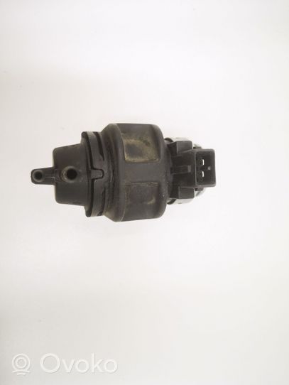 Nissan Navara D40 Turboahtimen magneettiventtiili 8200575400