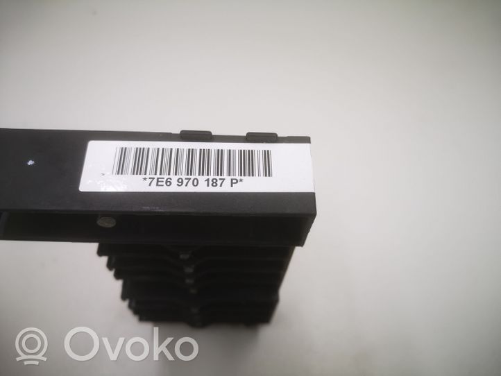 Volkswagen Multivan T5 Fuse module 7E6970187P