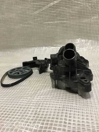 Volkswagen Jetta VI Water pump 04E121042L