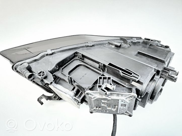 Audi A4 S4 B8 8K Lampa przednia 8K0941003R