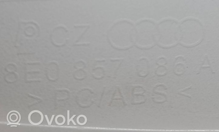 Audi A4 S4 B7 8E 8H Panelės apdailos skydas (šoninis) 8E0857086A