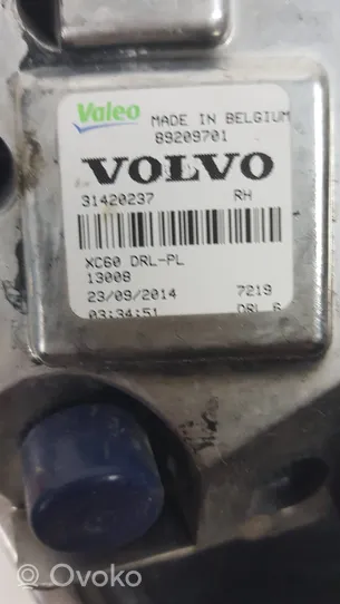 Volvo XC60 Światło przeciwmgłowe przednie 31420237