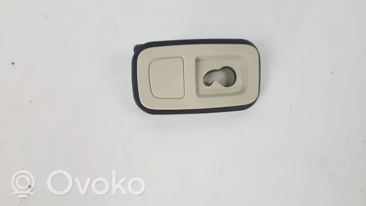 Volvo XC60 Supporto di fissaggio della rete portaoggetti 30715567