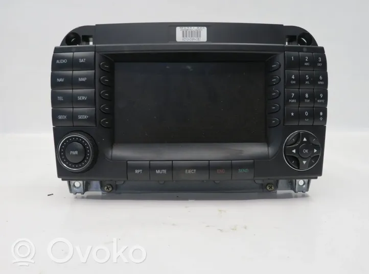 Mercedes-Benz CL C215 Radio/CD/DVD/GPS-pääyksikkö A2208702689