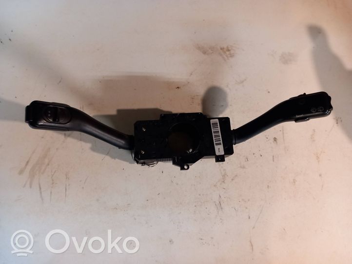 Audi A6 S6 C5 4B Pyyhkimen/suuntavilkun vipukytkin 4B0953503H