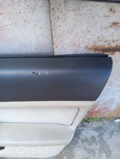 Subaru Legacy Rivestimento del pannello della portiera anteriore 94260AG84AWA