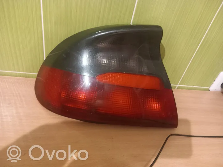 Opel Tigra A Feux arrière / postérieurs 90482000