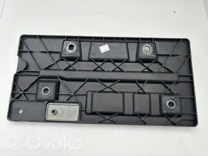 Volkswagen PASSAT B7 Support boîte de batterie 3C0804869