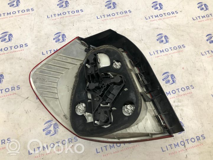 BMW 1 E81 E87 Lampa tylna 7154956