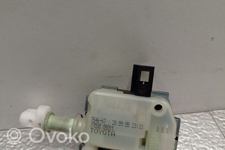 Toyota Avensis T250 Motorino del tappo del serbatoio del carburante 7703005011