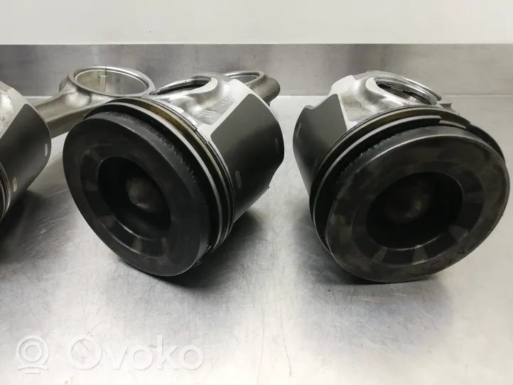 Iveco Daily 6th gen Piston avec bielle 5801884696