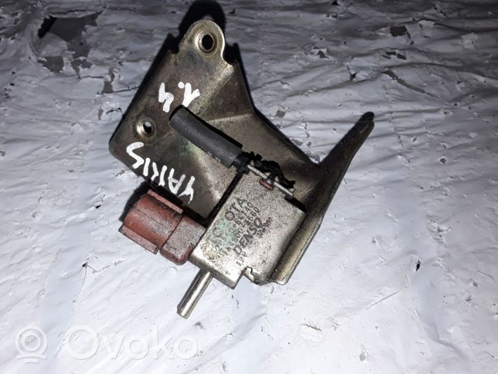 Toyota Yaris Zawór podciśnieniowy 2586064140