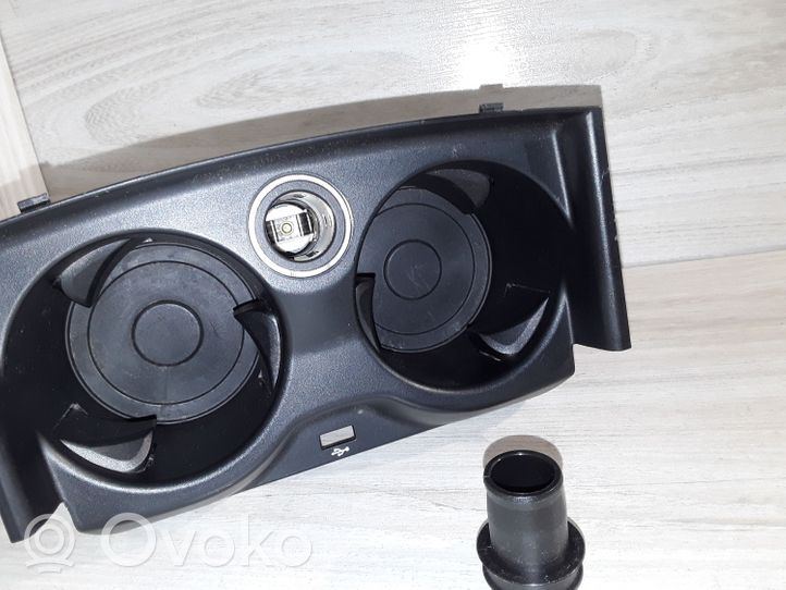 BMW M5 F90 Cup holder front 