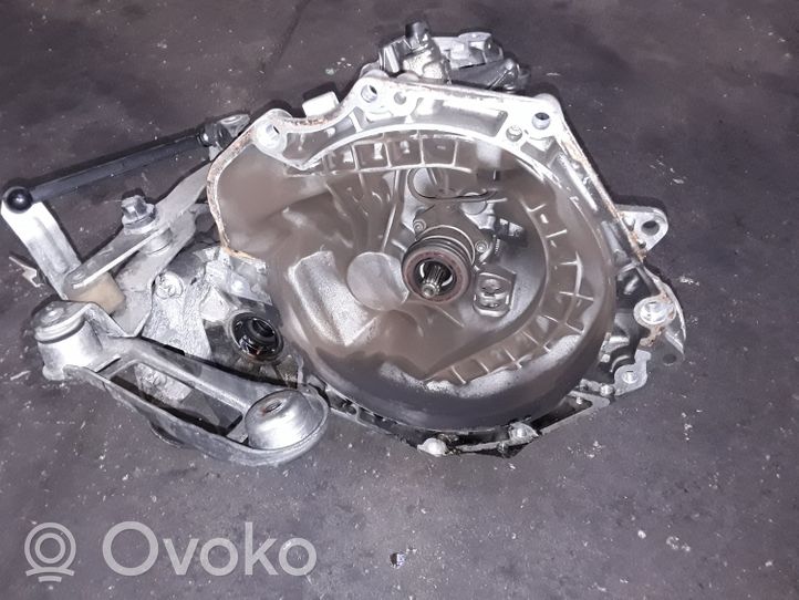 Opel Tigra B Механическая коробка передач, 5 передач 428015606