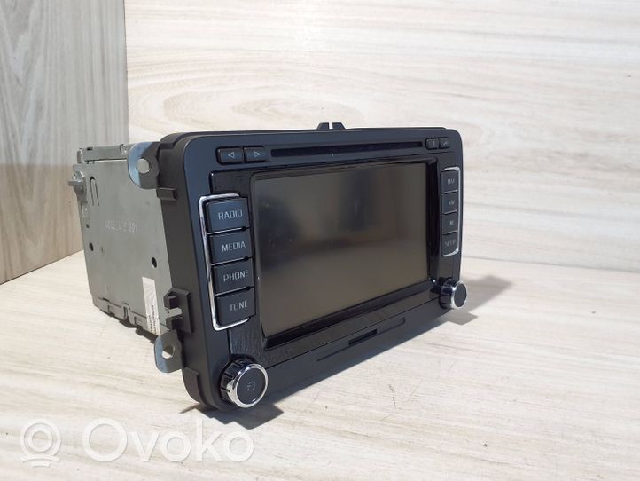 Skoda Superb B6 (3T) Panel / Radioodtwarzacz CD/DVD/GPS 3T0035686C