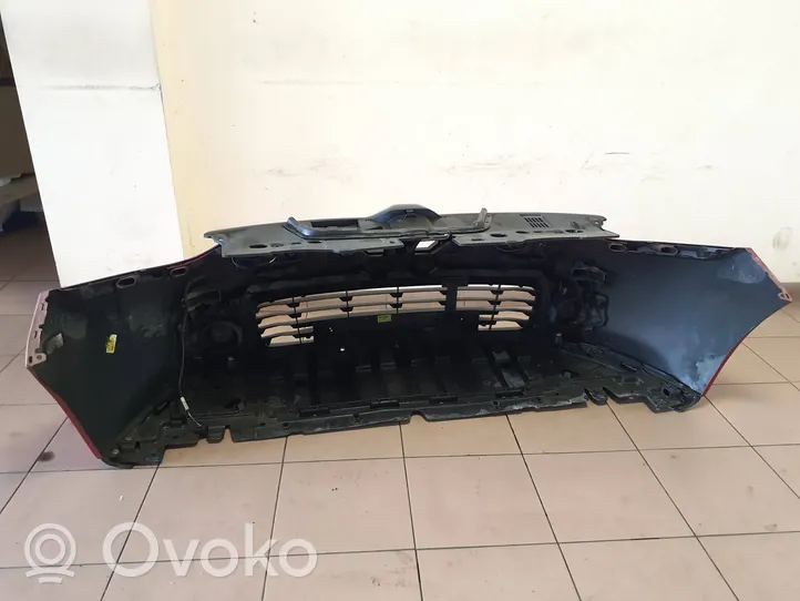 Renault Clio IV Zderzak przedni 620221112R