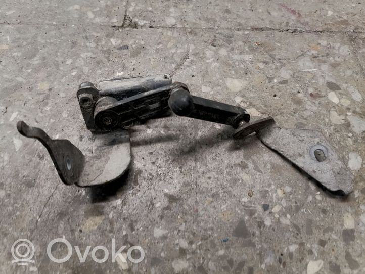 Volvo S90, V90 Ajovalon korkeusanturi 32246631