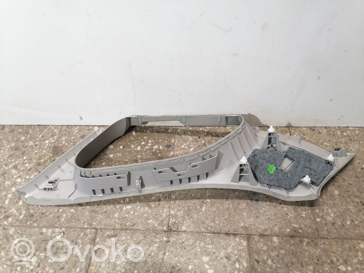 Toyota Avensis T270 (D) garniture de pilier (haut) 6247105140