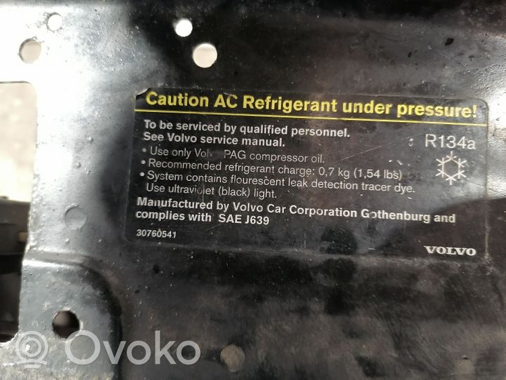 Volvo V70 Support de radiateur sur cadre face avant 30760541