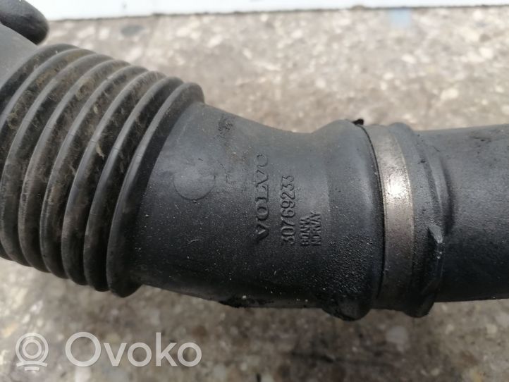 Volvo V70 Turboahtimen ilmanoton letku 30714480