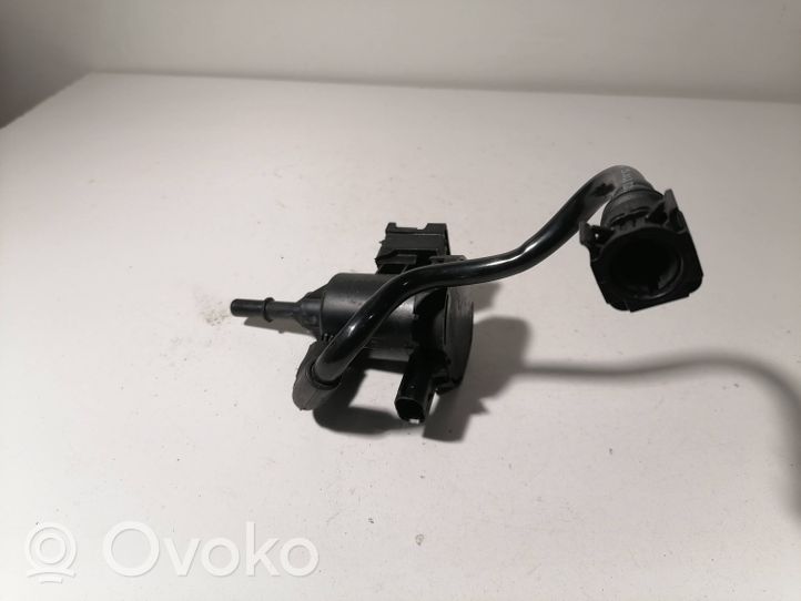 Mercedes-Benz C W205 Electrovanne Soupape de Sûreté / Dépression A0014760532