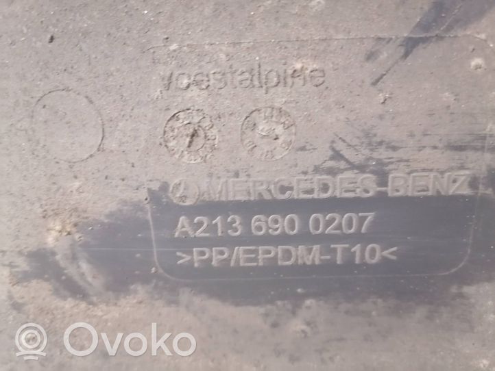 Mercedes-Benz E W213 Osłona środkowa podwozia A2136900207