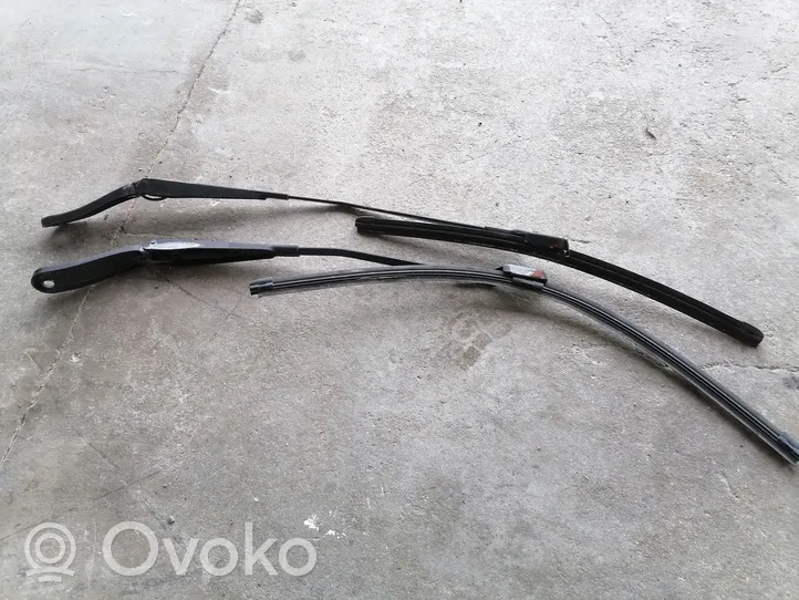 Volvo XC60 Windshield/front glass wiper blade 30753525