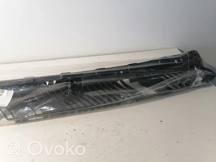 Volkswagen Tiguan Takapuskurin kannake 5NN807863