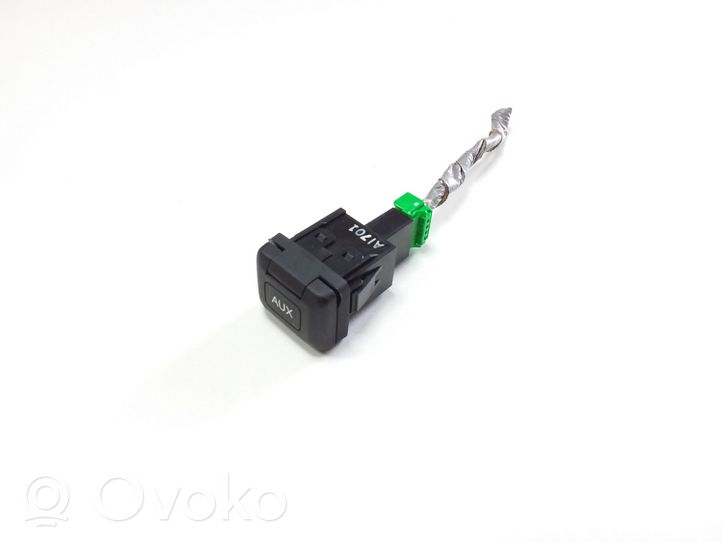 Honda Accord Câble adaptateur AUX M34736