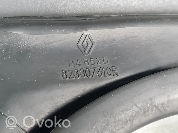 Dacia Sandero Gumowa uszczelka szyby drzwi tylnych 823307610R