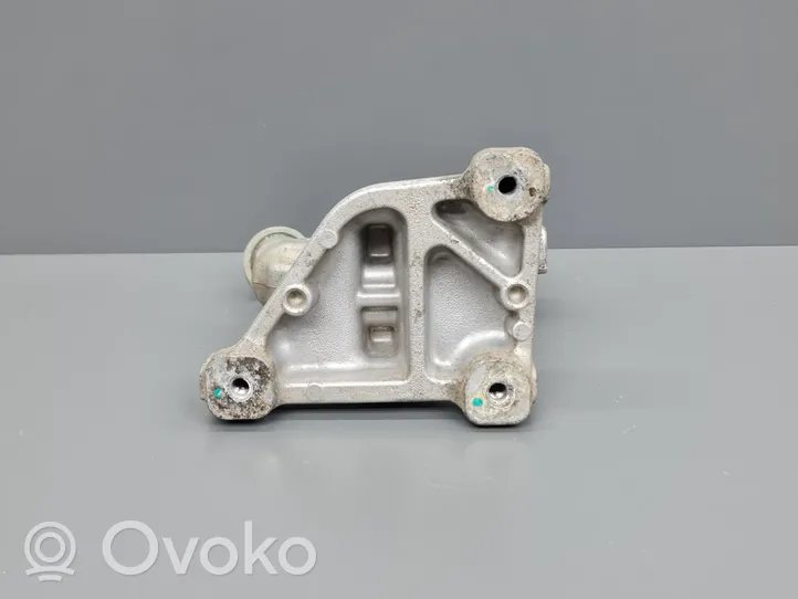 Honda CR-V Steering rack mounting bracket 