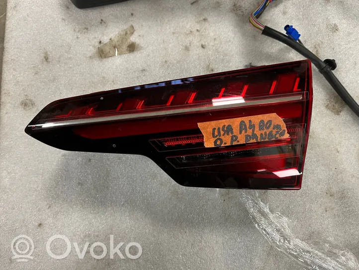 Audi A4 S4 B9 Lampy tylnej klapy bagażnika 8W5945094AB