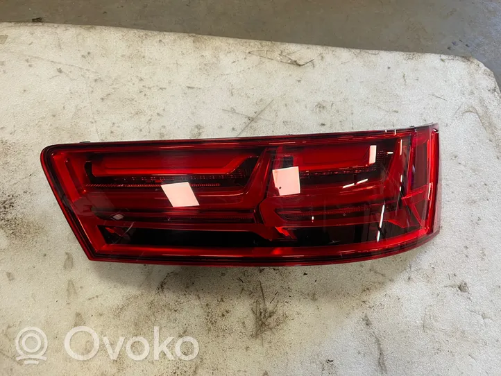 Audi Q7 4M Rear/tail lights 4M0945094