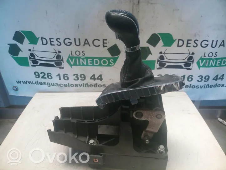 Opel Astra J Asta della leva del cambio 55563829