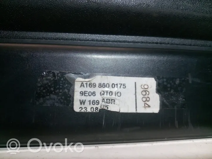 Mercedes-Benz A W169 Задний подоконник A1698600175