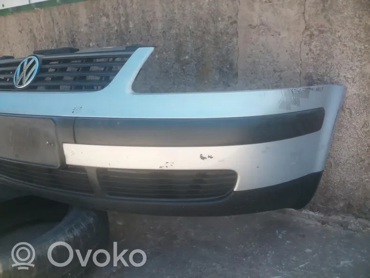 Volkswagen PASSAT Front bumper 