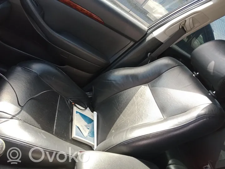 Toyota Avensis T250 Sėdynių komplektas 