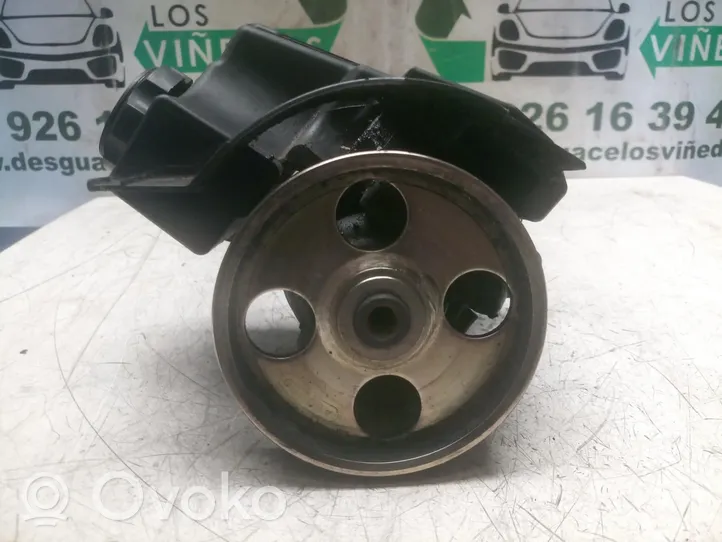 Peugeot 206+ Pompe de direction assistée 9638931980