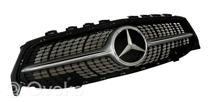 Mercedes-Benz CLA C118 X118 Etusäleikkö A1188880000