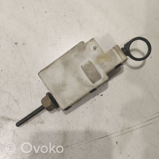 Renault Scenic II -  Grand scenic II Fuel tank cap lock 