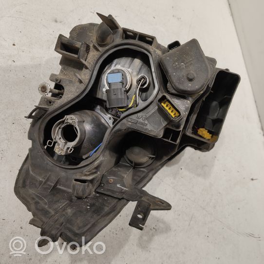 Renault Vel Satis Lampa przednia 8200014358