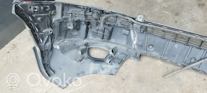 Volvo XC90 Zderzak przedni 08620596
