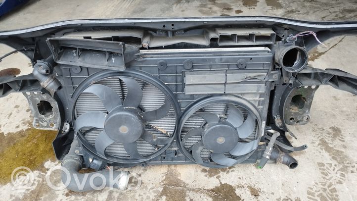 Volkswagen PASSAT B6 Jäähdyttimen kehyksen suojapaneeli 1K0121207AT