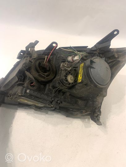 Toyota Avensis T250 Phare frontale 8596724010