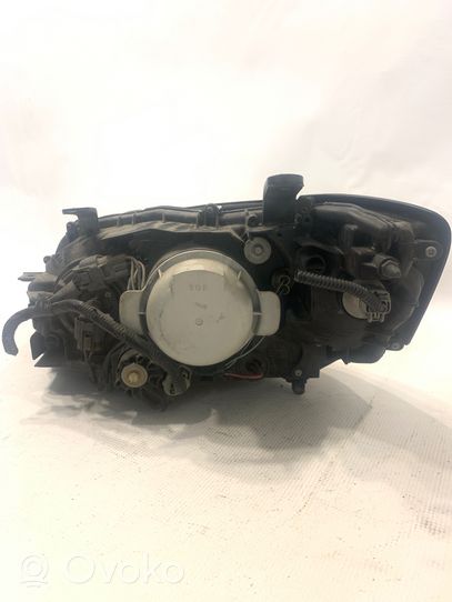 Subaru Outback Priekšējais lukturis 10020794