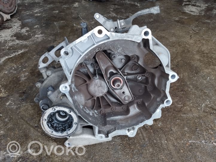 Volkswagen Polo IV 9N3 Mechaninė 5 pavarų dėžė JJL