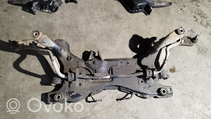 Volvo C30 Sottotelaio anteriore 