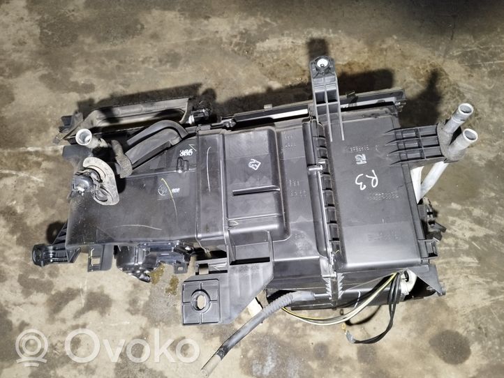 Toyota Corolla Verso AR10 Salono oro mazgo komplektas 870100F081